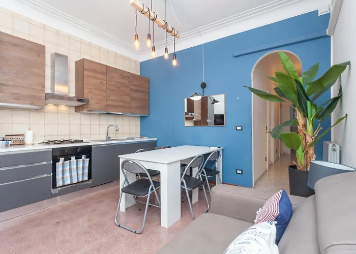 Modern Historic - By Openroma Apartment