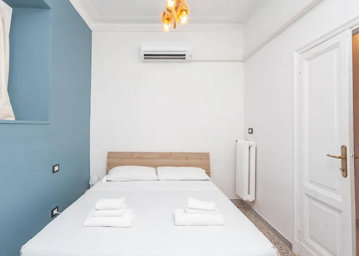 Apartment Modern Historic - By Openroma *
